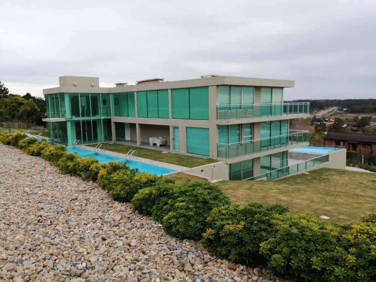 Foto principal de SYRAH Bahía · Unidades con piscina propia desde US$230.000 frente al mar en Punta Ballena en Punta Ballena · Uruguay